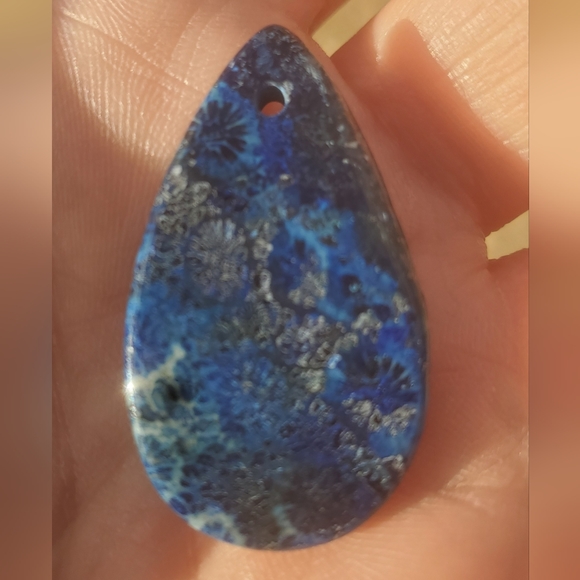 New Blue Fossil Teardrop Pendant. - Picture 4 of 16